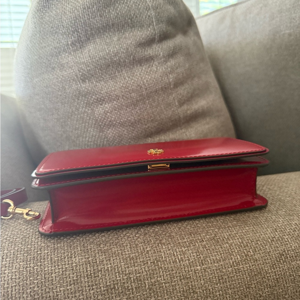 NWT Tory Burch Emerson Patent Leather Mini Crossbody Handbag In Red - Picture 3 of 8
